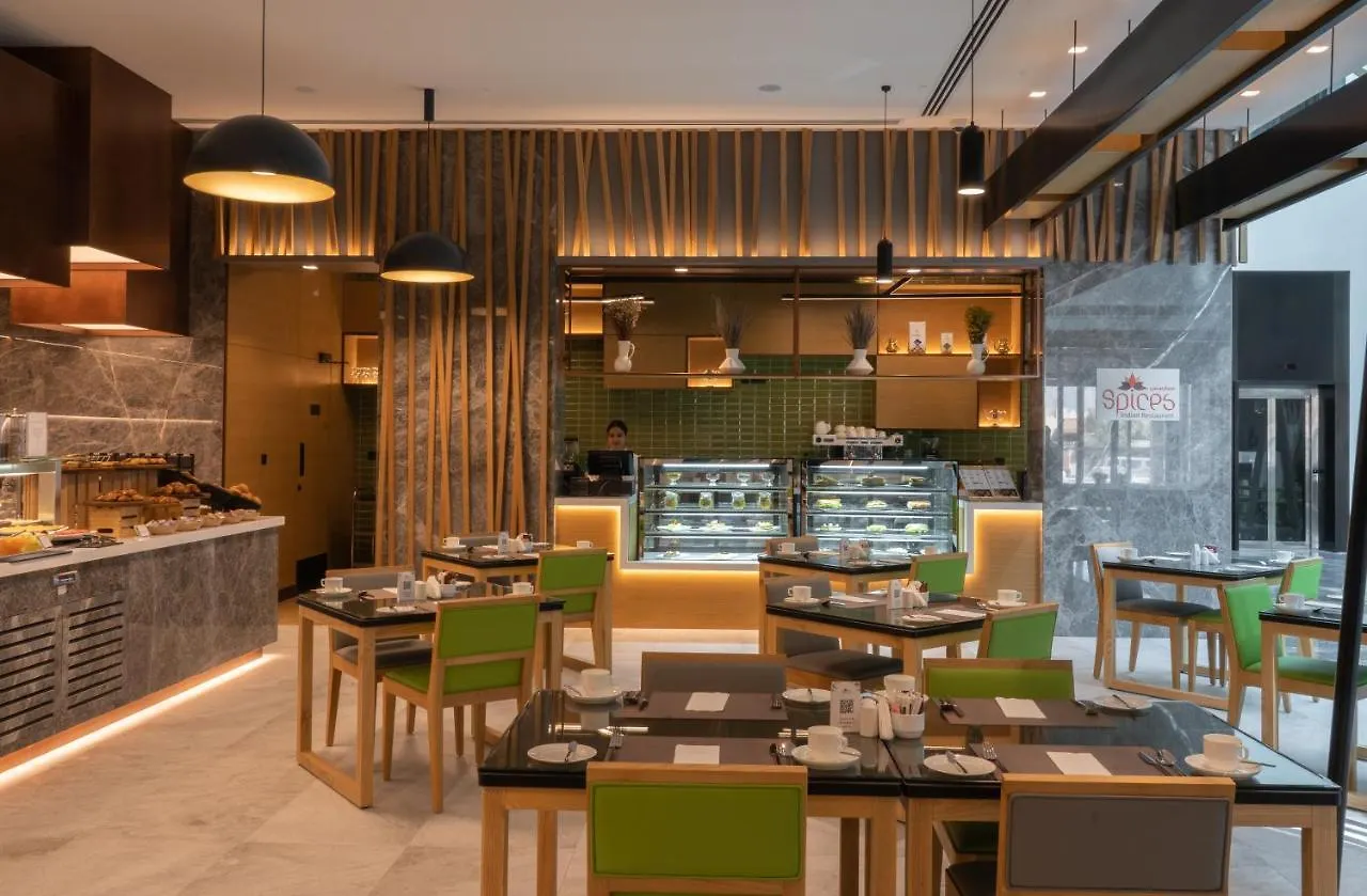 דובאי Al Khoory Courtyard Hotel 4*,